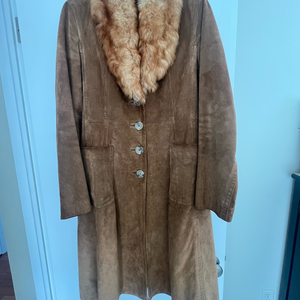 Banana Republic tan suede coat with lamb Fur Collar size medium. Good condition.